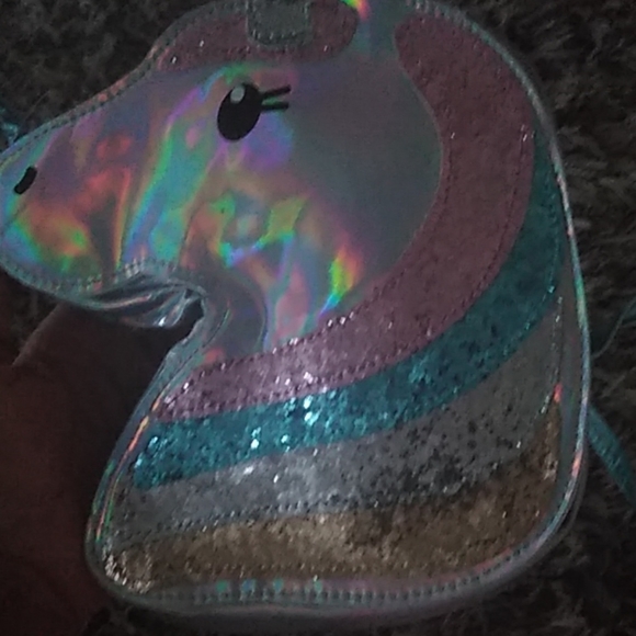 This is a unicorn handbag - Picture 3 of 4